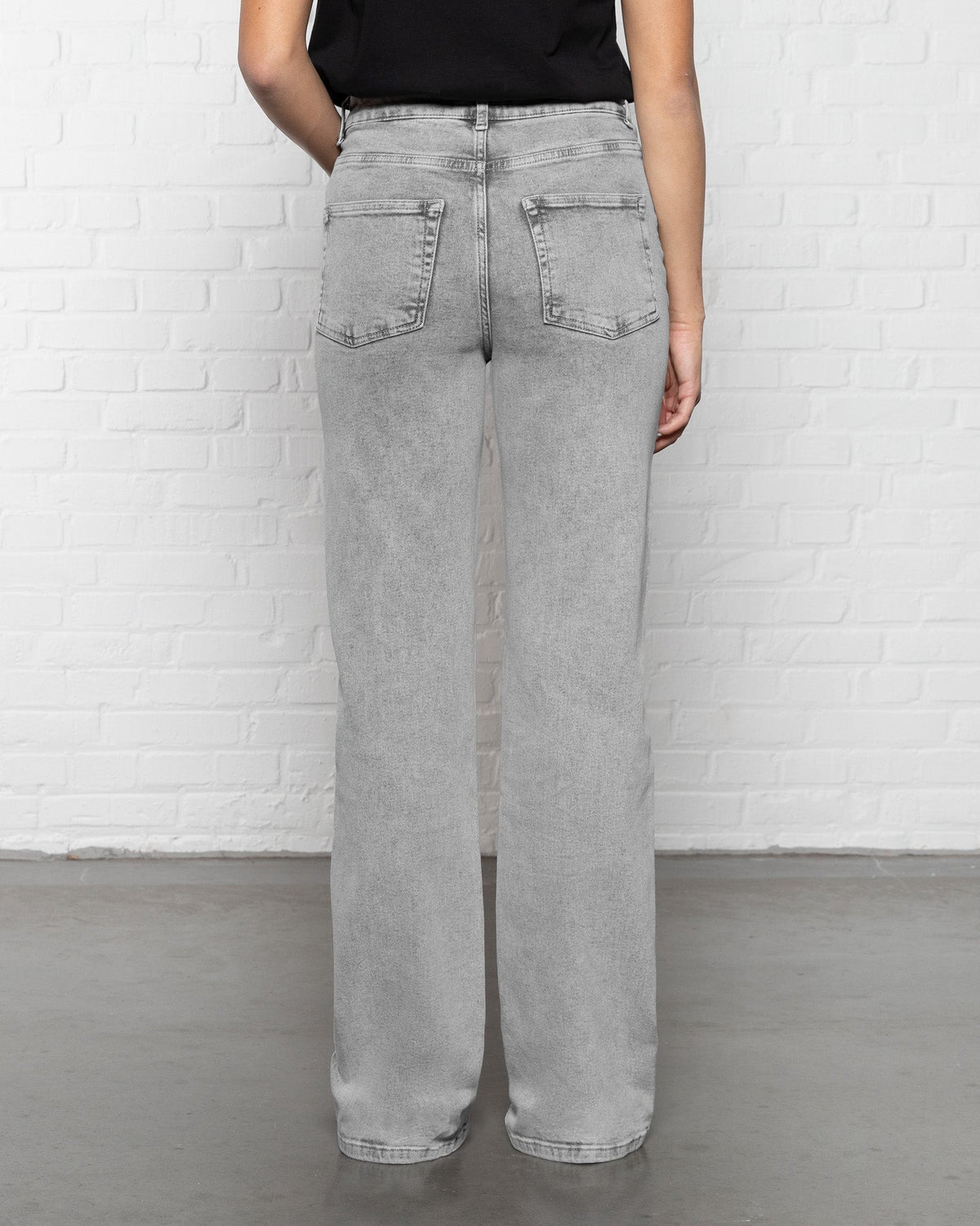 Vaqueros bootcut gris suave