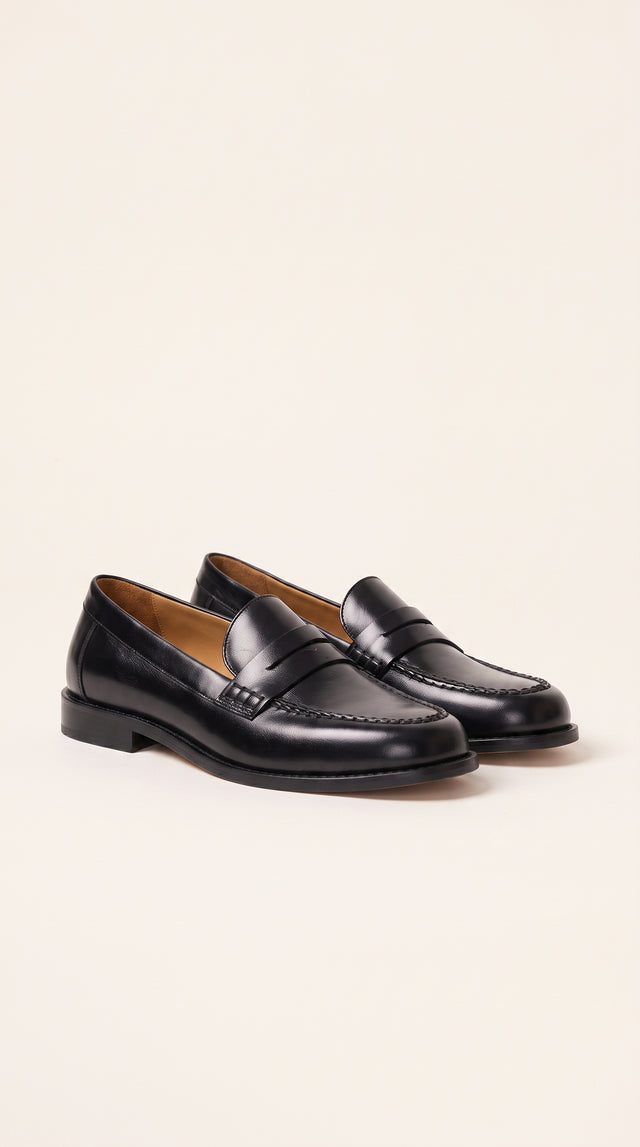 Mocasines de Cuero Negro Mono