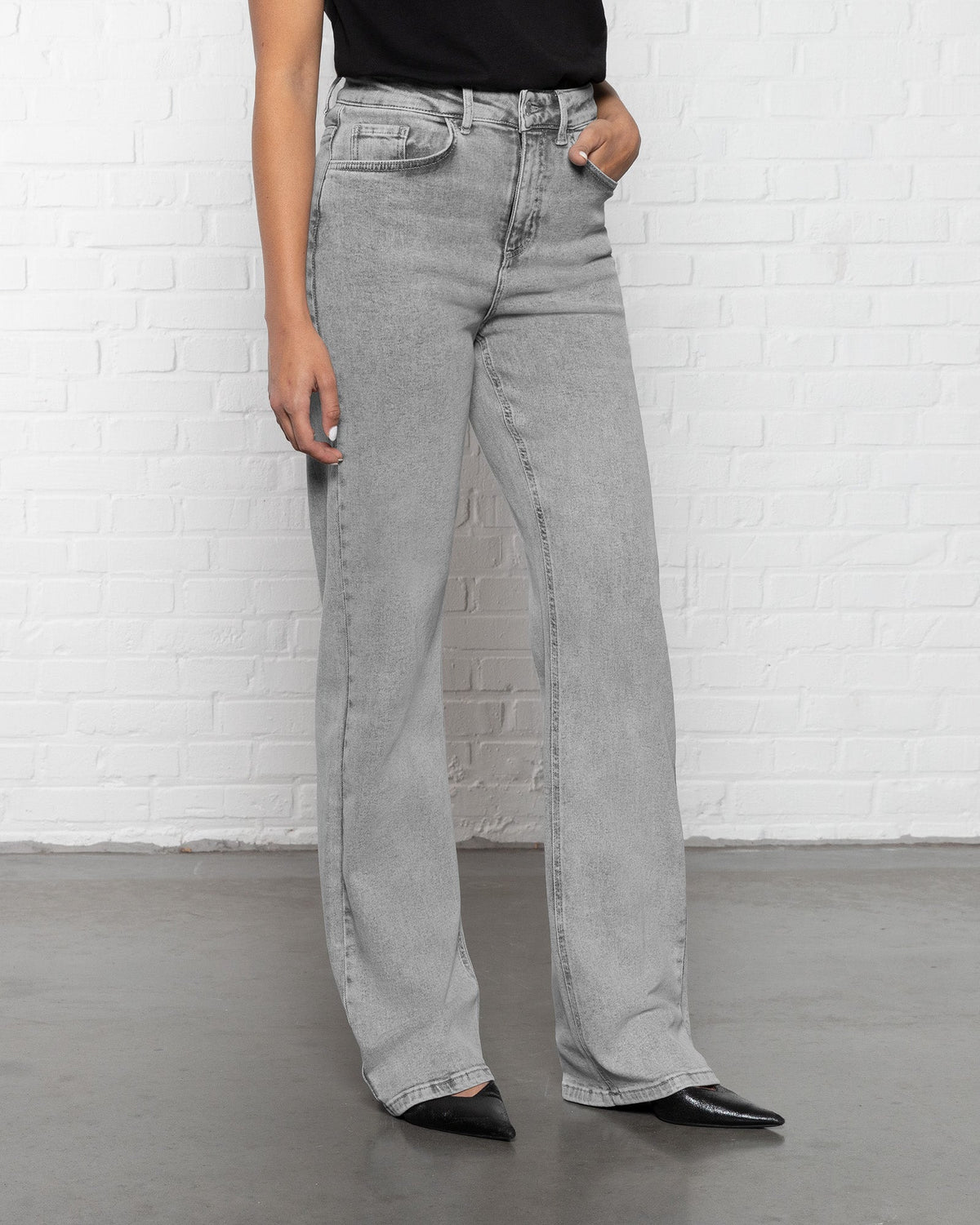Vaqueros bootcut gris suave